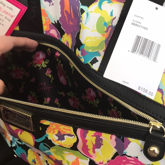 🆕 Betsey Johnson Weekender w Crossbody Strap - Picture 6 of 8
